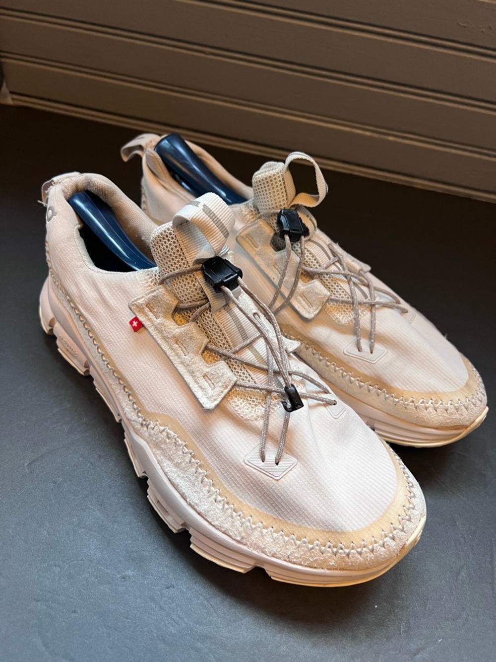 On Womens 9.5 Cloudaway Running Shoes Ivory/Pearl Sneakers Cloud Away - Picture 11 of 11